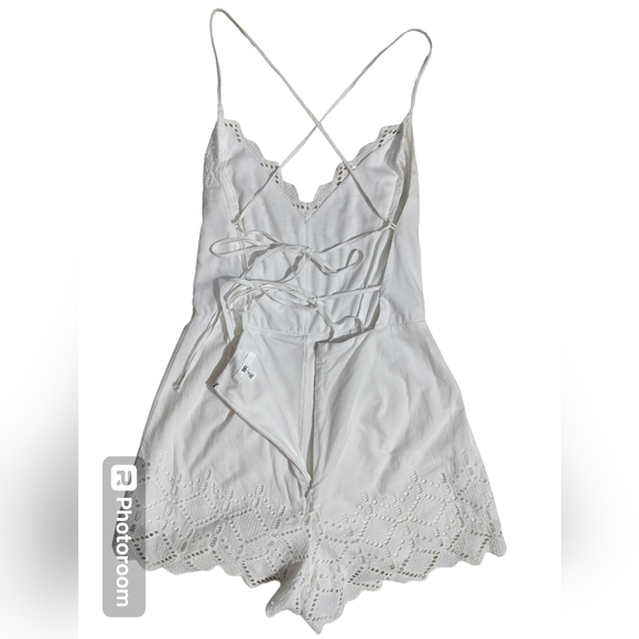 BP. White romper embroidered strappy back scalloped lace size M - Picture 7 of 14